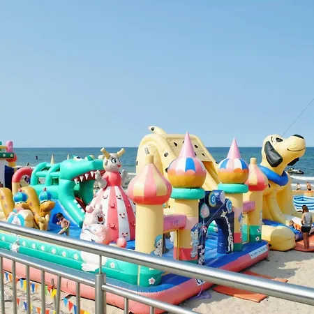 Prázdninový dům Holiday Homes Close To The Seaside Beach *